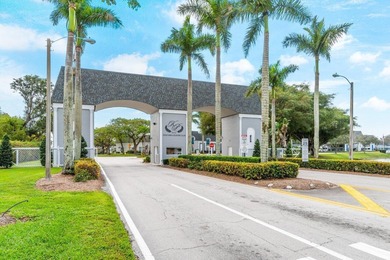 This recently renovated 2 bedroom, 2 bathroom first floor condo on Kings Point Golf -Flanders Way in Florida - for sale on GolfHomes.com, golf home, golf lot