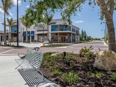 Waterview villa in Gran Paradiso offering resort amenities and on Plantation Golf and Country Club in Florida - for sale on GolfHomes.com, golf home, golf lot