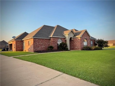 Featuring 4 bedrooms 2.5 baths offering 2,375 sq ft with open on Oak Wing Golf Course in Louisiana - for sale on GolfHomes.com, golf home, golf lot