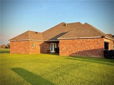 Featuring 4 bedrooms 2.5 baths offering 2,375 sq ft with open on Oak Wing Golf Course in Louisiana - for sale on GolfHomes.com, golf home, golf lot