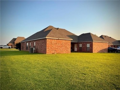 Featuring 4 bedrooms 2.5 baths offering 2,375 sq ft with open on Oak Wing Golf Course in Louisiana - for sale on GolfHomes.com, golf home, golf lot