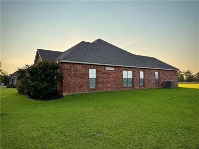 Featuring 4 bedrooms 2.5 baths offering 2,375 sq ft with open on Oak Wing Golf Course in Louisiana - for sale on GolfHomes.com, golf home, golf lot