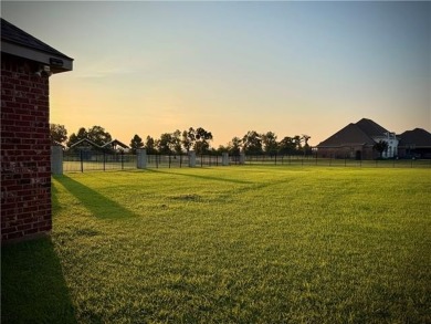 Featuring 4 bedrooms 2.5 baths offering 2,375 sq ft with open on Oak Wing Golf Course in Louisiana - for sale on GolfHomes.com, golf home, golf lot