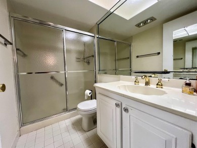 Lovely light  bright 2 bedroom / 2 bathroom corner unit in the on Wynmoor Golf Course in Florida - for sale on GolfHomes.com, golf home, golf lot