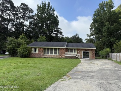 1400 square feet, 3 bed, 2 full bath brick home on Goldsboro on Goldsboro Municipal Golf Course in North Carolina - for sale on GolfHomes.com, golf home, golf lot