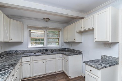 Investment Opportunity!! 1400 square feet, 3 bed, 2 full bath on Goldsboro Municipal Golf Course in North Carolina - for sale on GolfHomes.com, golf home, golf lot