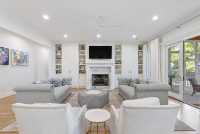 Stunning 2020-built home in Pleasant Valley offering timeless on Pleasant Valley Country Club in Arkansas - for sale on GolfHomes.com, golf home, golf lot