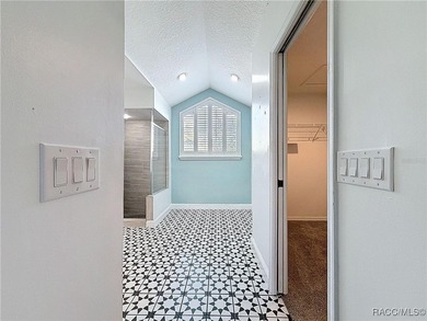 Welcome to 11 Maiden Bush Court E. in Homosassa, a beautifully on Sugarmill Woods Golf and Country Club in Florida - for sale on GolfHomes.com, golf home, golf lot