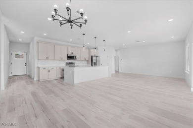 Stunning New Construction Home in Sun 'N Lake - 4 Bedrooms, 3 on Sun n Lake Golf and Country Club in Florida - for sale on GolfHomes.com, golf home, golf lot