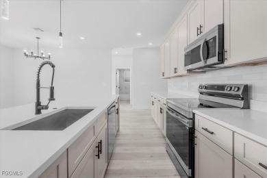 Stunning New Construction Home in Sun 'N Lake - 4 Bedrooms, 3 on Sun n Lake Golf and Country Club in Florida - for sale on GolfHomes.com, golf home, golf lot