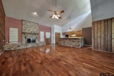 Step inside this charming single-story cottage and discover the on Hide-A-Way Lake Golf Course in Texas - for sale on GolfHomes.com, golf home, golf lot