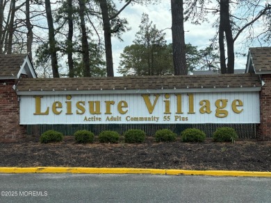 Updated & move-in ready, this 2 BR, 2 Bath home with a one car on Greenbriar Woodlands in New Jersey - for sale on GolfHomes.com, golf home, golf lot