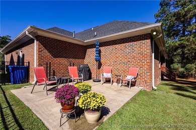 Assumable VA loan available at an amazing 2.5%! Enjoy golf on Kings Grant Golf and Country Club in North Carolina - for sale on GolfHomes.com, golf home, golf lot