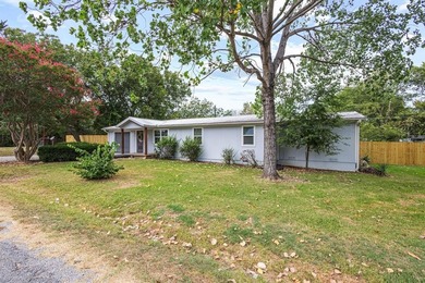 Freshly Updated Lake Retreat in Simmons Shores - STR-Approved! on Tanglewood Resort in Texas - for sale on GolfHomes.com, golf home, golf lot