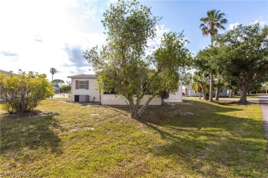 Come and see this lovely 2 bedroom/2 bath split bedroom home on on Pine Lakes Country Club in Florida - for sale on GolfHomes.com, golf home, golf lot