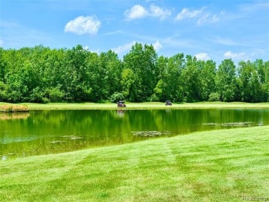 Absolutely perfect! Lovely 3 bedroom, 3 full bath ranch condo on The Captains Club At Woodfield in Michigan - for sale on GolfHomes.com, golf home, golf lot