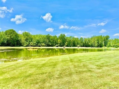 Absolutely perfect! Lovely 3 bedroom, 3 full bath ranch condo on The Captains Club At Woodfield in Michigan - for sale on GolfHomes.com, golf home, golf lot