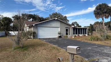 Do you like to play Golf? Are you looking for a place in a quiet on Palm Harbor Golf Club in Florida - for sale on GolfHomes.com, golf home, golf lot