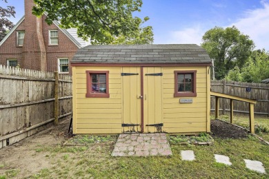 Move right in to this charming, well-maintained cape on a on Derryfield Country Club in New Hampshire - for sale on GolfHomes.com, golf home, golf lot