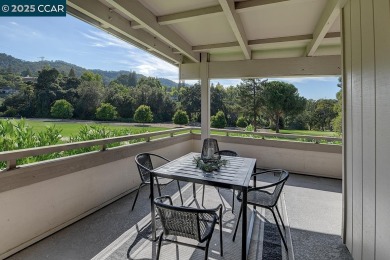 No steps to this beautifully upgraded 2BR/2BA Cascade model on Rossmoor Golf Course in California - for sale on GolfHomes.com, golf home, golf lot