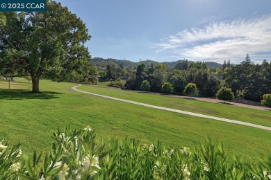 No steps to this beautifully upgraded 2BR/2BA Cascade model on Rossmoor Golf Course in California - for sale on GolfHomes.com, golf home, golf lot