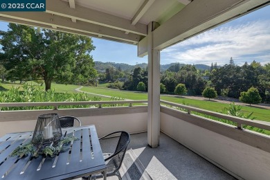 No steps to this beautifully upgraded 2BR/2BA Cascade model on Rossmoor Golf Course in California - for sale on GolfHomes.com, golf home, golf lot
