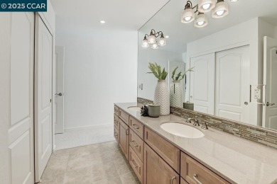 No steps to this beautifully upgraded 2BR/2BA Cascade model on Rossmoor Golf Course in California - for sale on GolfHomes.com, golf home, golf lot