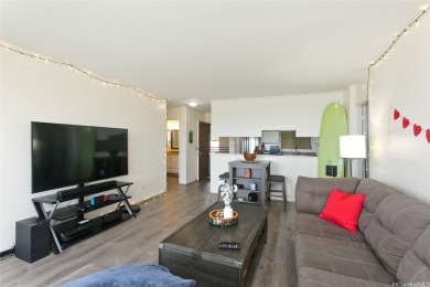ASSUMABLE VA LOAN (for a VA Buyer) with 4.225% interest rate on Pearl Country Club in Hawaii - for sale on GolfHomes.com, golf home, golf lot