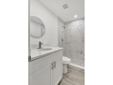 This beautiful unit ready for you just to move in. Magnificent on Kings Point Golf -Flanders Way in Florida - for sale on GolfHomes.com, golf home, golf lot