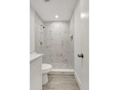 This beautiful unit ready for you just to move in. Magnificent on Kings Point Golf -Flanders Way in Florida - for sale on GolfHomes.com, golf home, golf lot