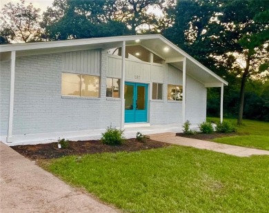 Wow!  Hard to find a mid-century modern-inspired home on a on Hilltop Lakes Resort Golf Club in Texas - for sale on GolfHomes.com, golf home, golf lot