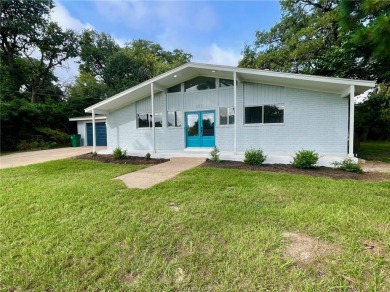 Wow!  Hard to find a mid-century modern-inspired home on a on Hilltop Lakes Resort Golf Club in Texas - for sale on GolfHomes.com, golf home, golf lot