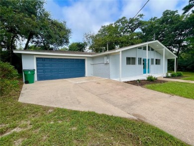 Wow!  Hard to find a mid-century modern-inspired home on a on Hilltop Lakes Resort Golf Club in Texas - for sale on GolfHomes.com, golf home, golf lot