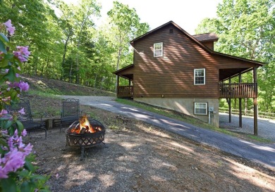 Charming, Cozy & Oh What A View! This spacious cabin boasts on Old Union Golf Course in Georgia - for sale on GolfHomes.com, golf home, golf lot