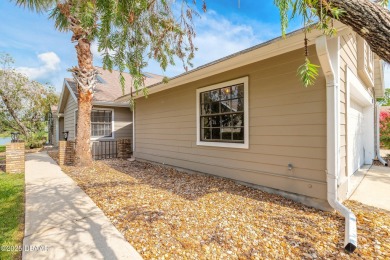 DON'T MISS this Beautiful Renovated Single-Story Townhouse in on Spruce Creek Golf Club in Florida - for sale on GolfHomes.com, golf home, golf lot