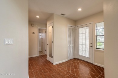 DON'T MISS this Beautiful Renovated Single-Story Townhouse in on Spruce Creek Golf Club in Florida - for sale on GolfHomes.com, golf home, golf lot