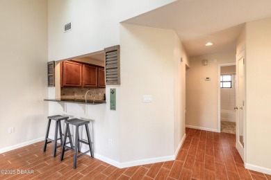 DON'T MISS this Beautiful Renovated Single-Story Townhouse in on Spruce Creek Golf Club in Florida - for sale on GolfHomes.com, golf home, golf lot