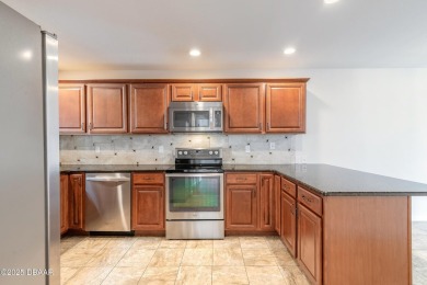 DON'T MISS this Beautiful Renovated Single-Story Townhouse in on Spruce Creek Golf Club in Florida - for sale on GolfHomes.com, golf home, golf lot