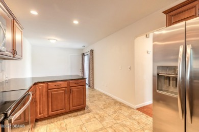 DON'T MISS this Beautiful Renovated Single-Story Townhouse in on Spruce Creek Golf Club in Florida - for sale on GolfHomes.com, golf home, golf lot