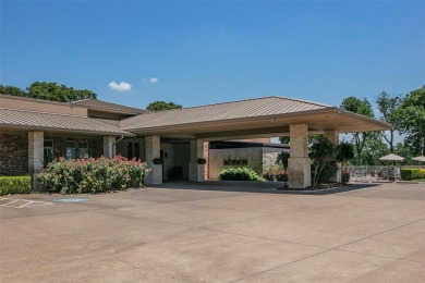 This lovely lake house in the Cedar Creek Country Club golf on Cedar Creek Country Club in Texas - for sale on GolfHomes.com, golf home, golf lot