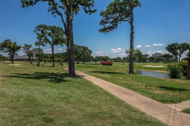 This lovely lake house in the Cedar Creek Country Club golf on Cedar Creek Country Club in Texas - for sale on GolfHomes.com, golf home, golf lot