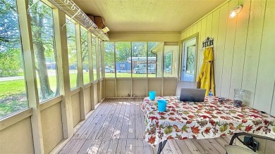 Experience relaxed lake living in this inviting 2-bedroom on Links At Lands End in Texas - for sale on GolfHomes.com, golf home, golf lot