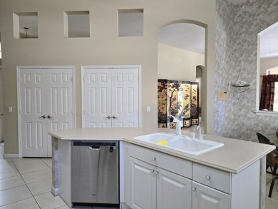 Beautiful 3br/3 house with a private yard overlooking a lake and on  in Florida - for sale on GolfHomes.com, golf home, golf lot