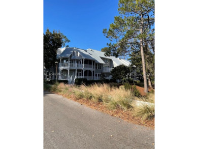 Why own more than you can use? Premium location and walking on Port Royal Golf and Racquet Club in South Carolina - for sale on GolfHomes.com, golf home, golf lot