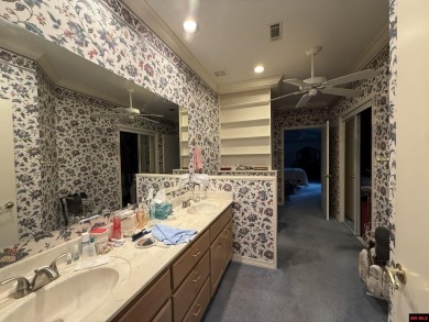 Welcome to this 4 bedroom, 2 bath home offering 1,816 sq ft of on Indian Hills Country Club in Arkansas - for sale on GolfHomes.com, golf home, golf lot