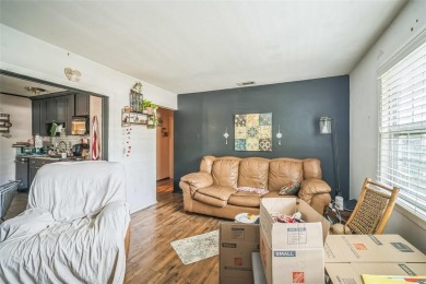 This charming 2-bedroom, 1-bath home has 1,088 sq ft of cozy and on Babe Zaharias Golf Course in Florida - for sale on GolfHomes.com, golf home, golf lot