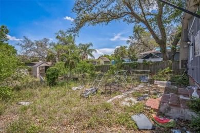 This charming 2-bedroom, 1-bath home has 1,088 sq ft of cozy and on Babe Zaharias Golf Course in Florida - for sale on GolfHomes.com, golf home, golf lot