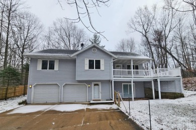 Move-in ready 3-bedroom, 2-bath ranch in the peaceful hills of on Canadian Lakes Country Club-The Highlands Course in Michigan - for sale on GolfHomes.com, golf home, golf lot