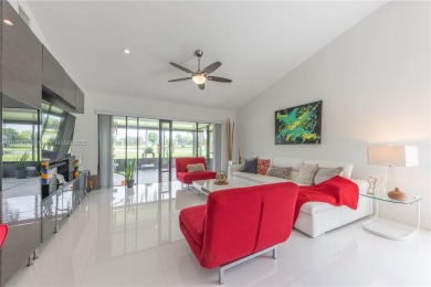 Welcome to this beautifully updated 2-bedroom, 2-bathroom villa on Bonaventure Country Club in Florida - for sale on GolfHomes.com, golf home, golf lot