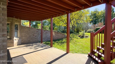 Priced $11,000 below Oct '25 appraisal! Quick possession on GlenOaks Country Club in Kentucky - for sale on GolfHomes.com, golf home, golf lot
